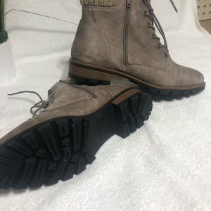 New* womens boots size 10 w tags